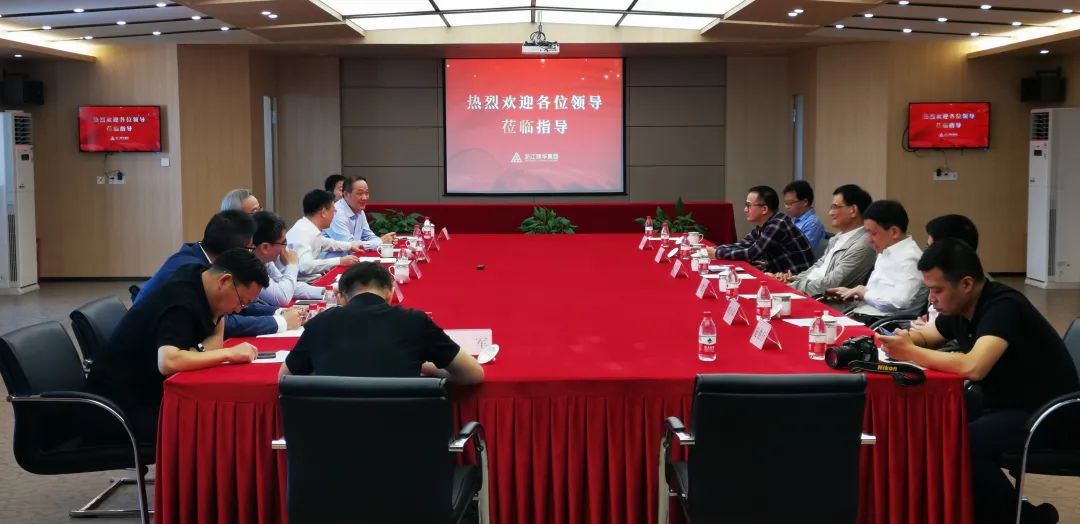 省委常委、統(tǒng)戰(zhàn)部部長(zhǎng)熊建平蒞臨集團(tuán)調(diào)研